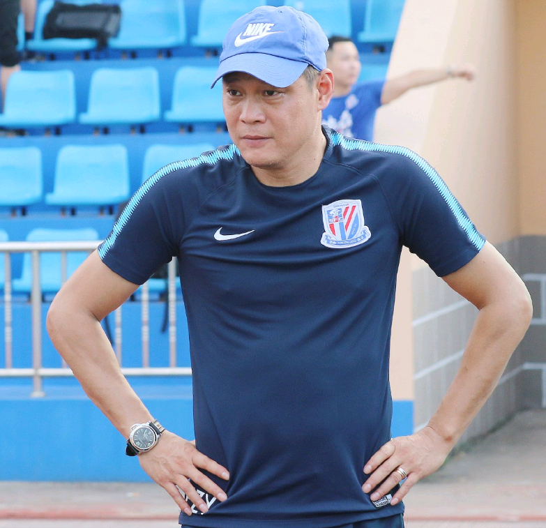 上海上港遭遇申花逆袭，登顶夙愿未如，无奈之情溢于言表