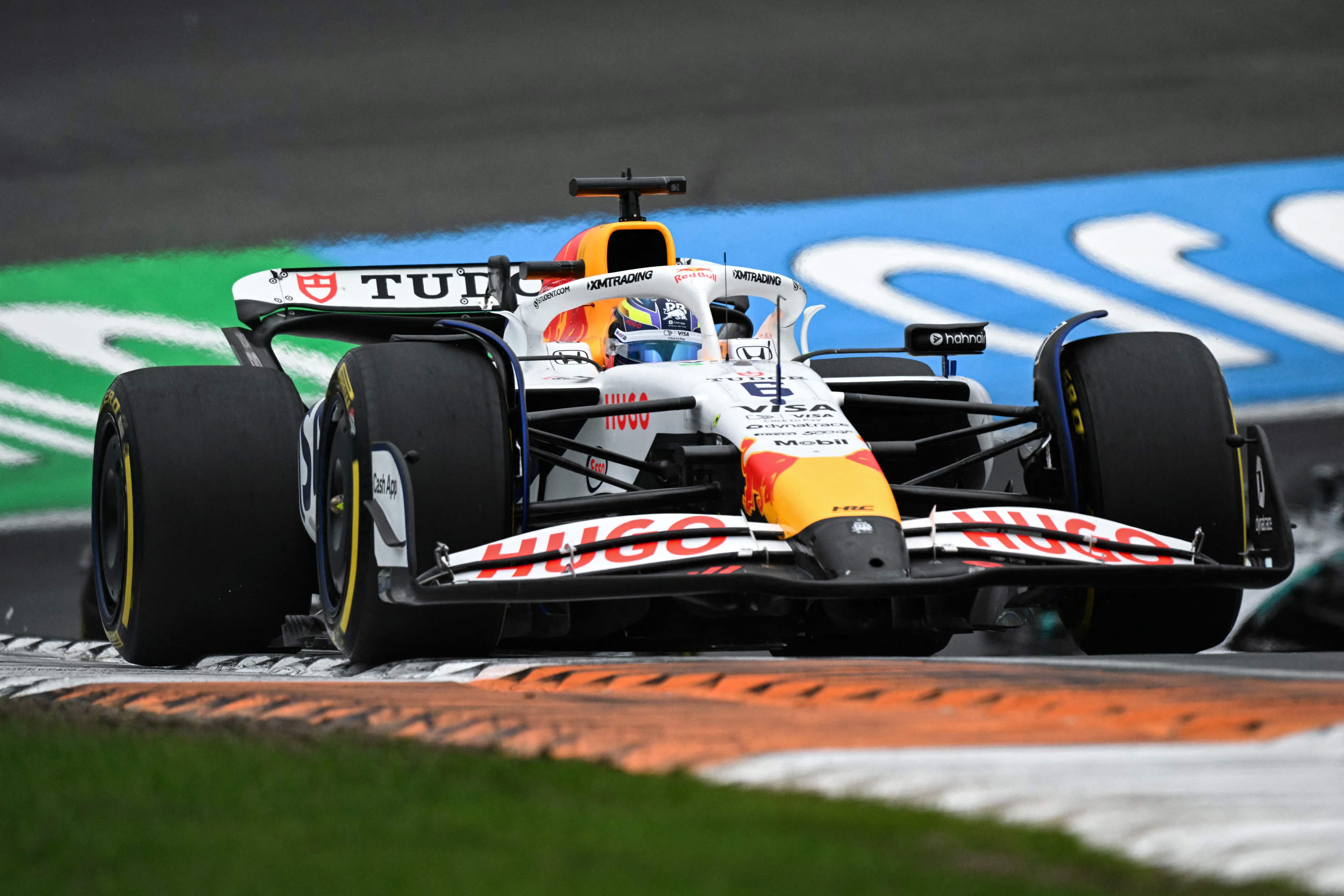 法拉利逆转红牛二队，皮亚斯特里高光表现