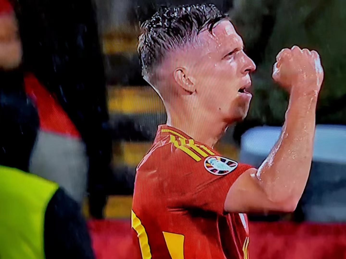 塞内加尔翻盘希腊，C罗点燃赛场