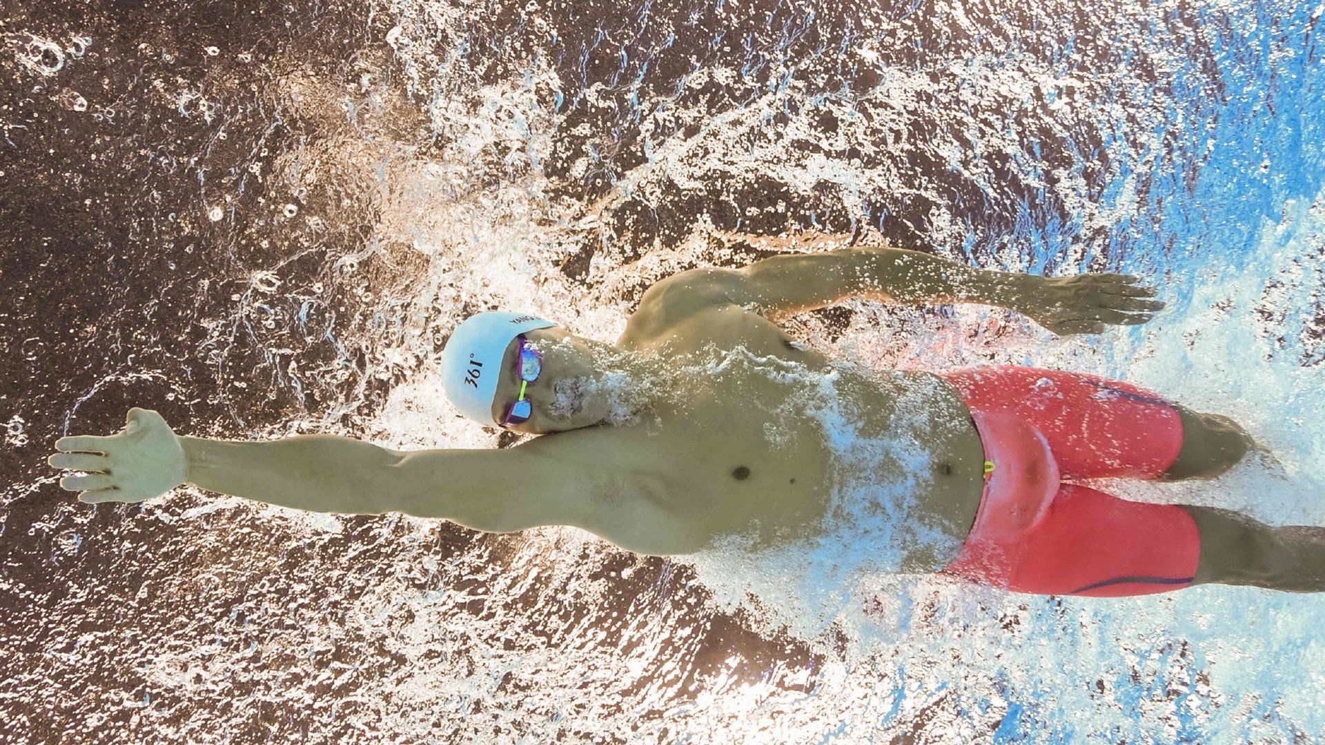 拉什福德高光表现照亮曼联，雷恩闪电战速胜苏格兰的战术启示