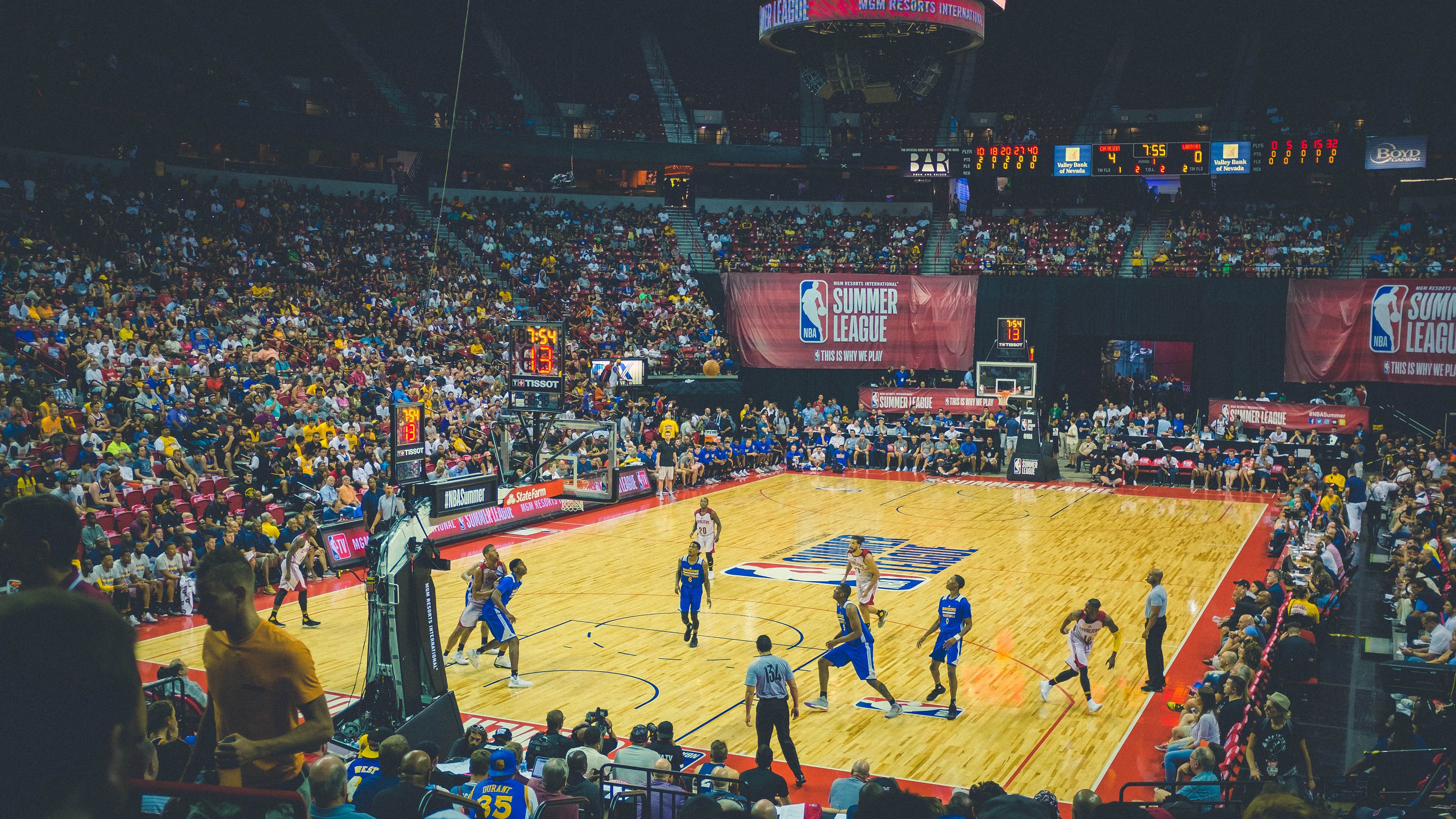 独行侠冲垮快船,东契奇成为关键先生