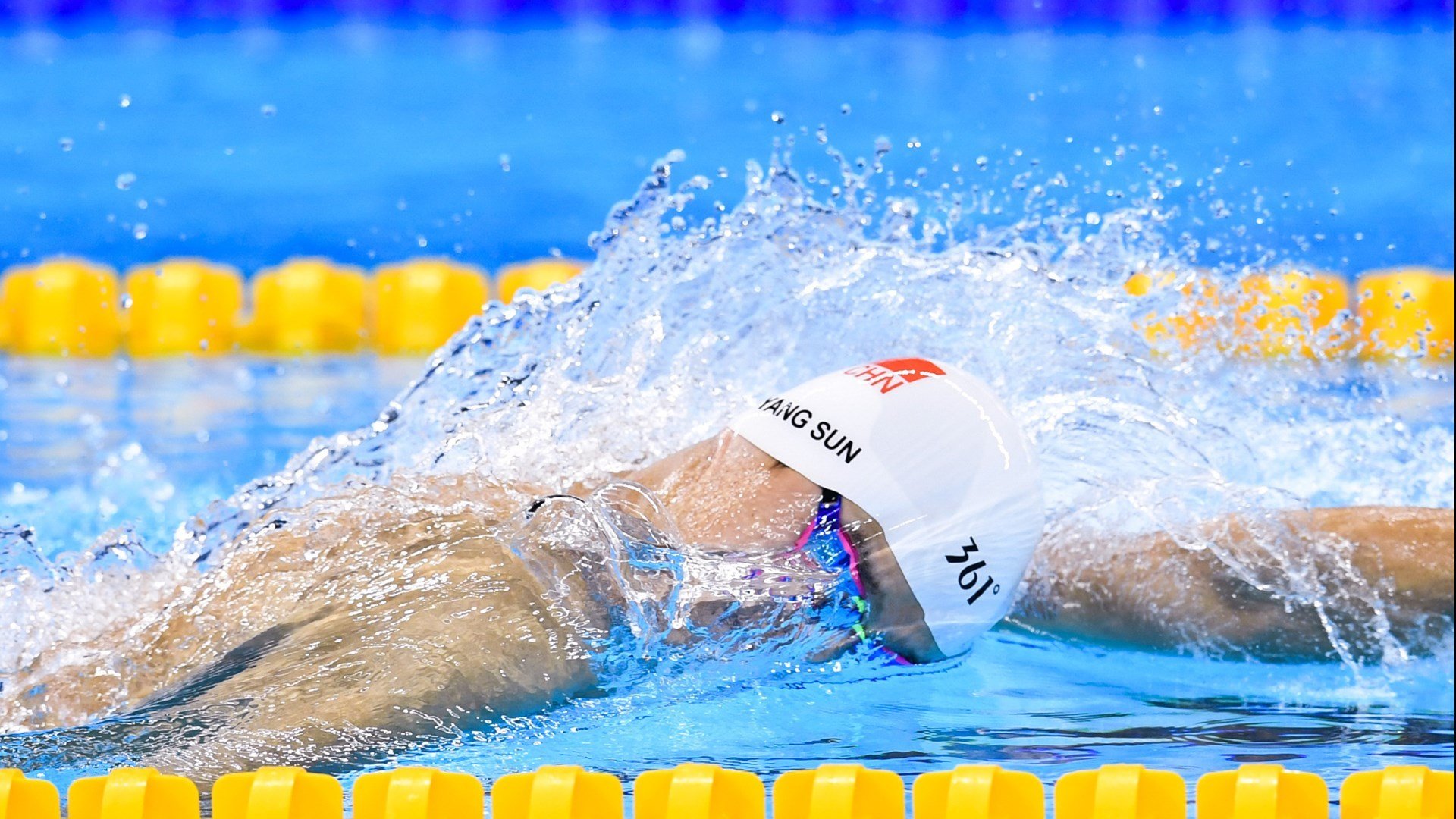 羽坛烽火夜，印尼队鏖战泰国队，辛杜惊艳四座定乾坤