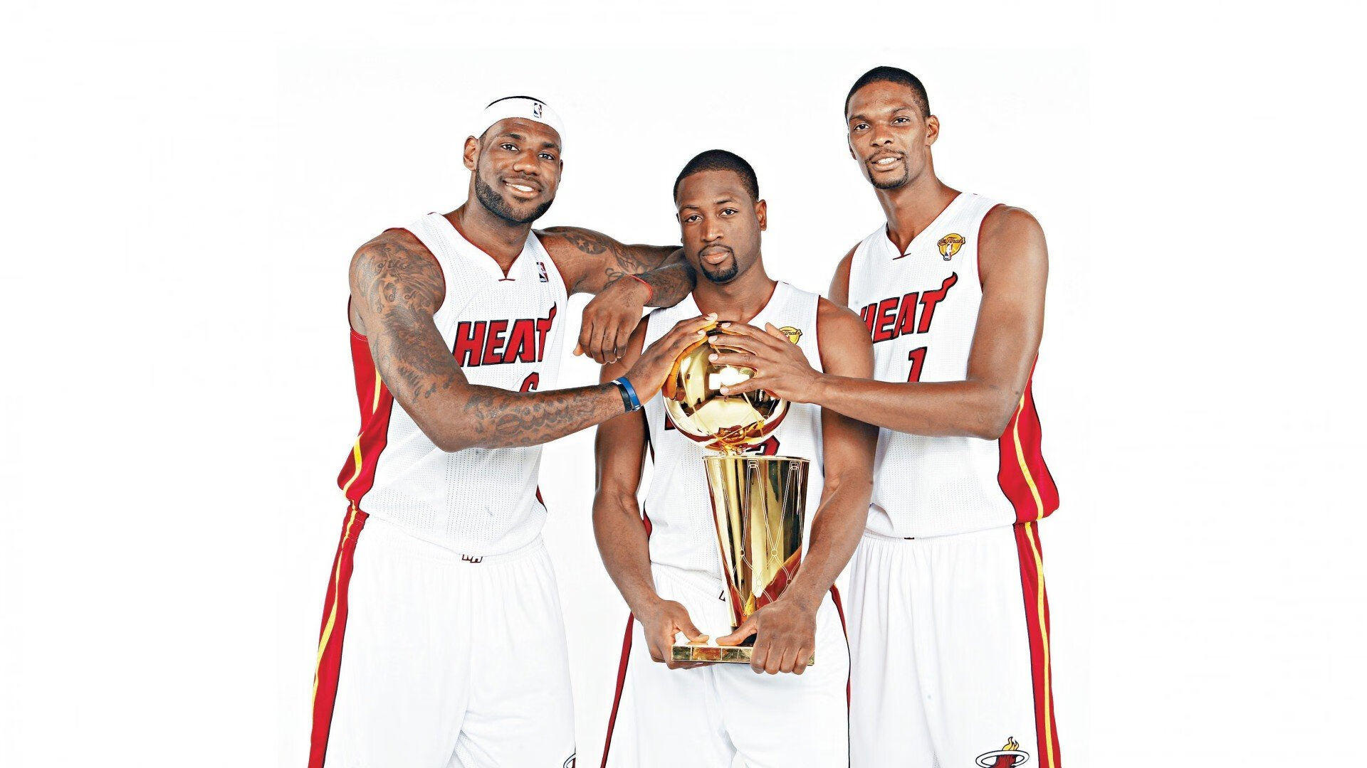 黄潜风暴席卷拜耳竞技场，奥亚尔萨瓦尔导演的欧战征服记